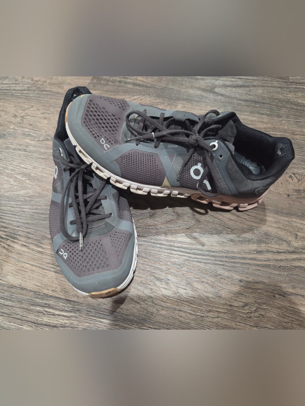 On Running Womens Athletic Sneakers in Black and Gray Size 8.5 Well Loved